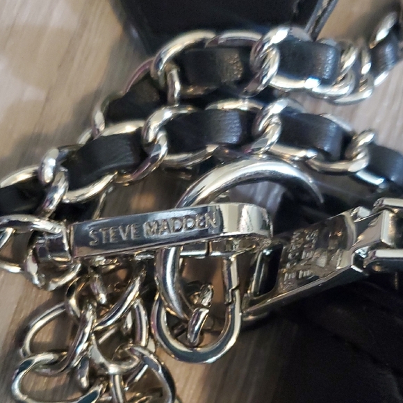 Steve Madden Black Quilted Crossbody Bag - Picture 2 of 6